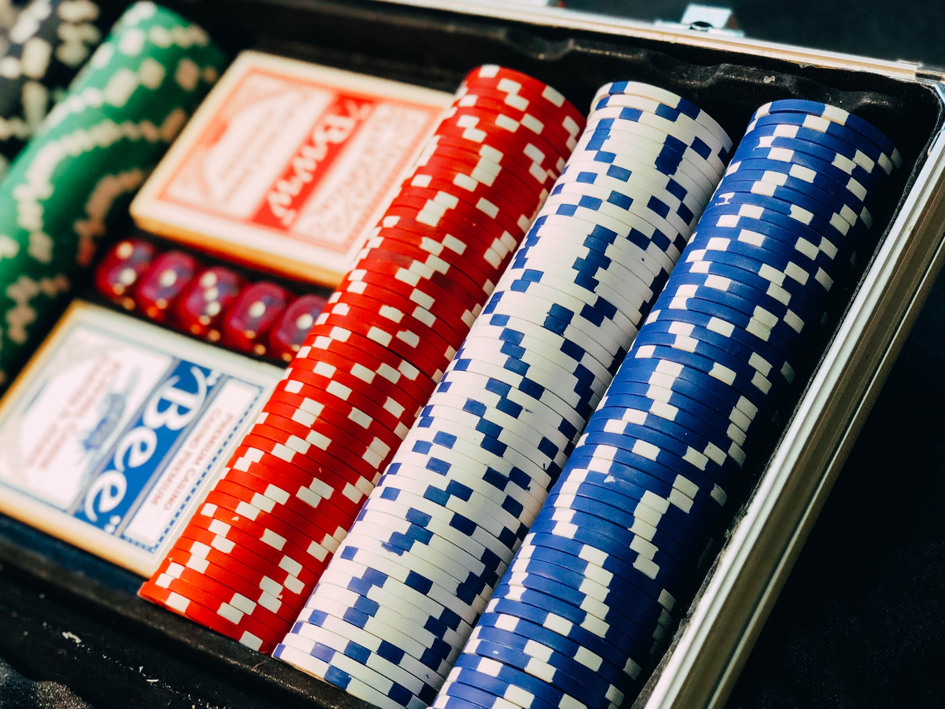 Pokerchips: En Guide till deras Historia och hur du Använder dem
