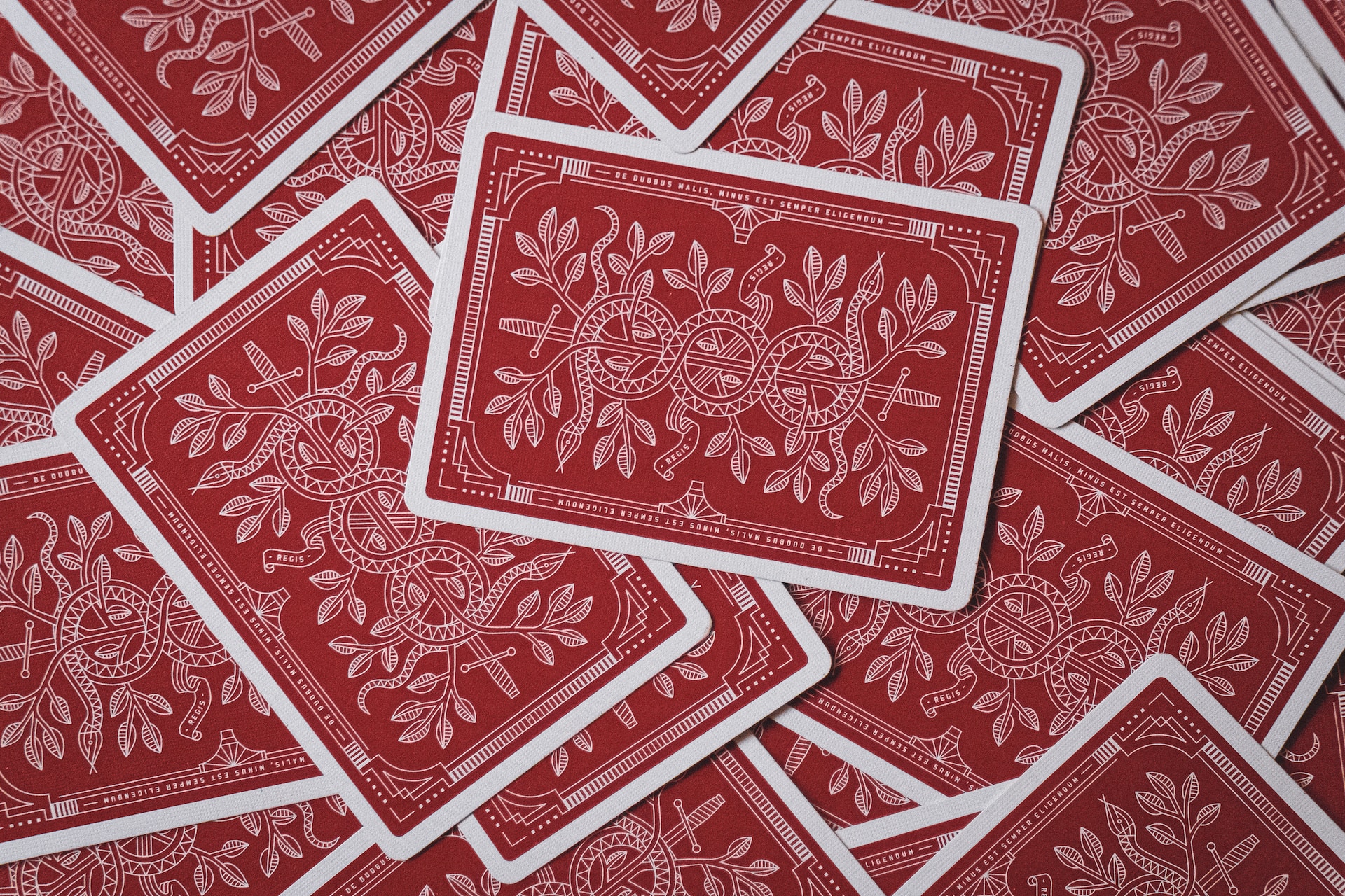 Grundläggande Pokerstrategier för att Öka dina Vinstchanser