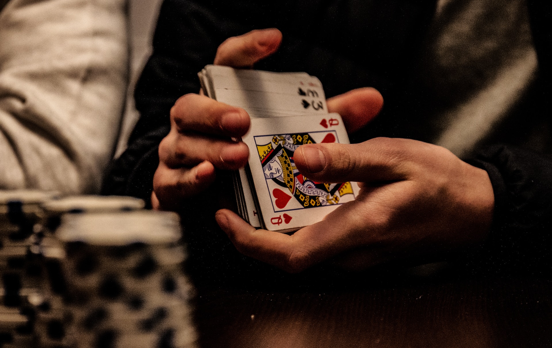 Lär dig Känna igen och Undvika Vanliga Pokerbluffar [Guide]