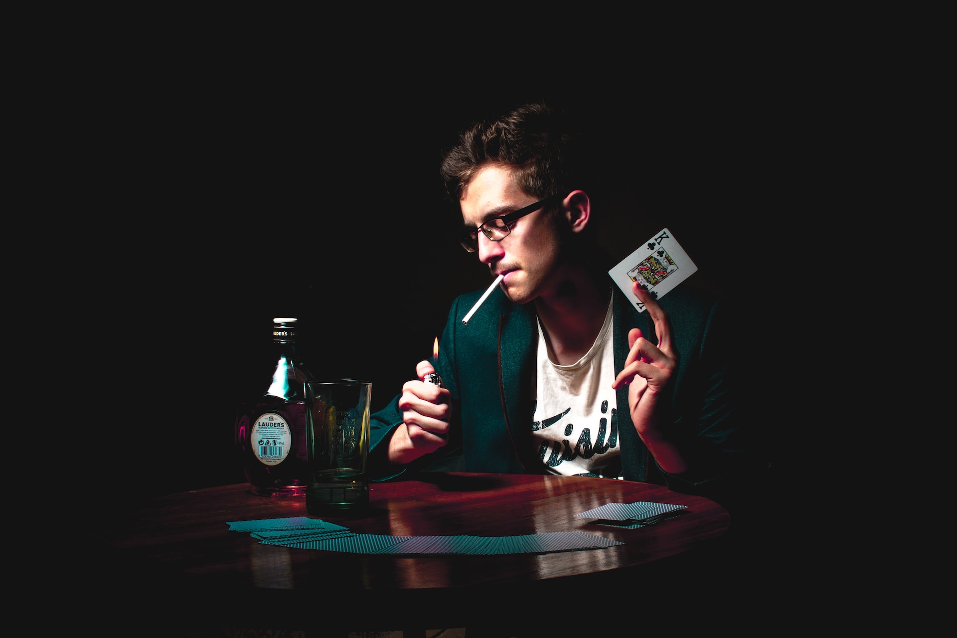 Så Skiljer sig High Stakes Poker från Låga Insatser – Förklarat!